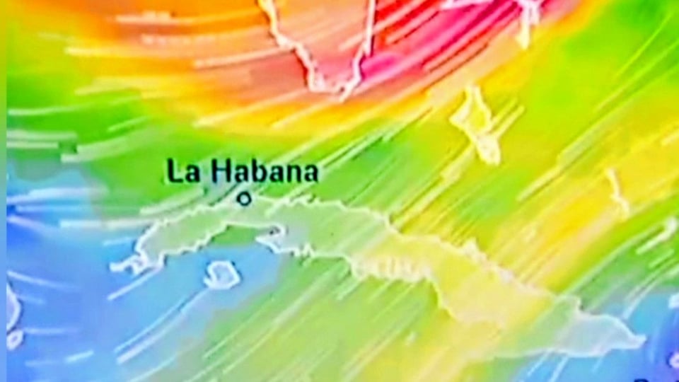 Cuba y Florida Vigilantes ante Inusual Calma Climática y Reportes de Huracán