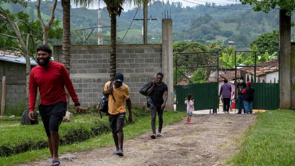 ¿Qué Fregados Está Pasando en Europa con los Migrantes? ¡Fronteras de Hierro y Deportaciones Express!
