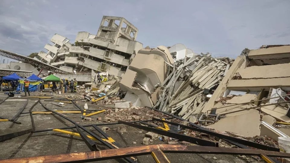 ¡Terremoto en Venezuela! Forenses Cubanos Corren Contra el Tiempo Para Nombrar a los Muertos