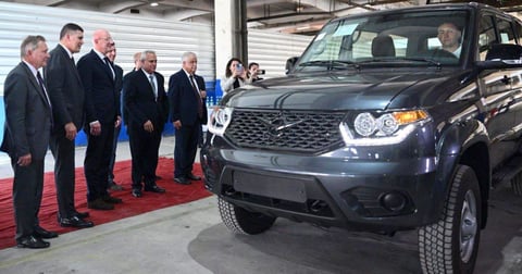 ¡Ay, mi madre! ¿Los rusos nos van a empichar la isla de carros viejos, otra vez?