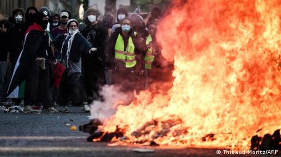 Trump vincula protestas en Francia a la inmigración y el islam