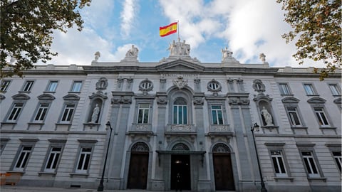 Supremo de España Suspende Voto a Miles por Ley de Nietos