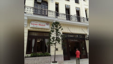 Cubana Critica el Deterioro del Histórico Gran Hotel de Camagüey