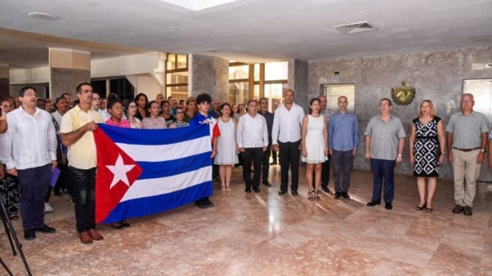 Cuba Recibe a Diplomáticos Expulsados de Dominicana por Presunto Espionaje a Atletas