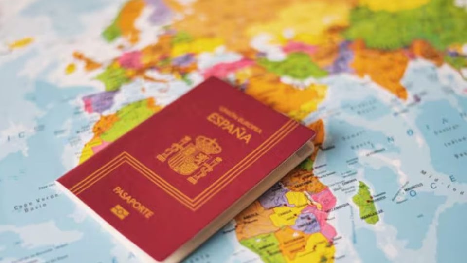 Tu Pasaporte Podría No Servirte Para Entrar a España: El Detalle Clave Que Debes Saber