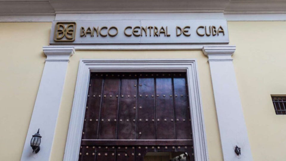 ¿Diez empresas cubanas se van de 'yuma' con criptomonedas? El Banco Central da luz verde controlada