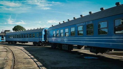 Presunto robo de combustible detiene tren en Granma
