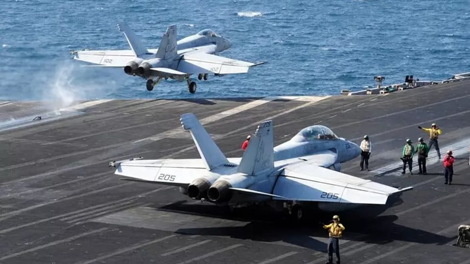 Portaaviones Nuclear de EE. UU. Realiza Maniobras Cerca de Cuba