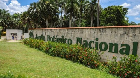 Jardín Botánico de La Habana Cierra Indefinidamente por Escasez de Combustible