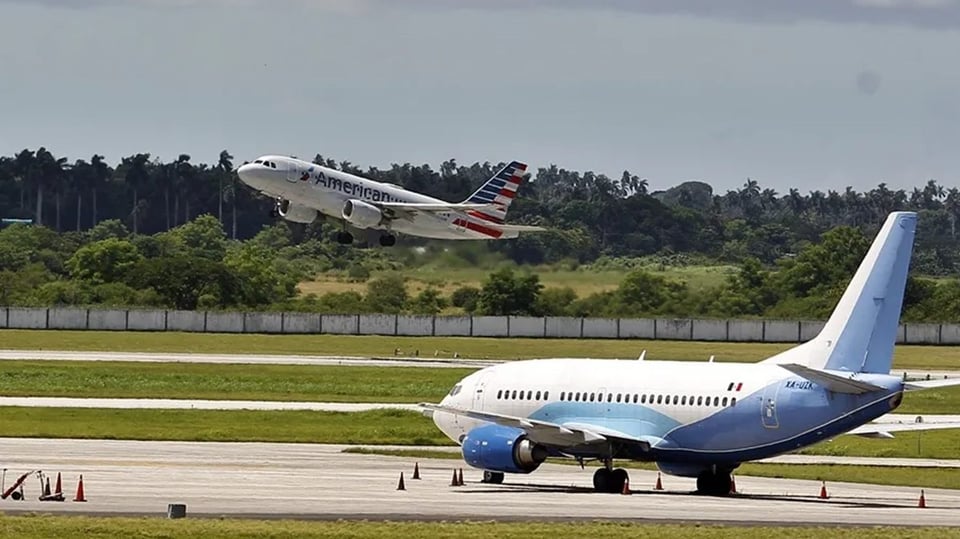 ¡Los aviones de Cuba se quedan secos! ¿Ahora a volar con ron y sudor?