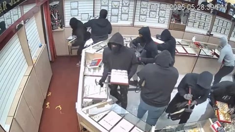 Relámpago Millonario: Joyería Asaltada en California por $1.7 Millones en 70 Segundos