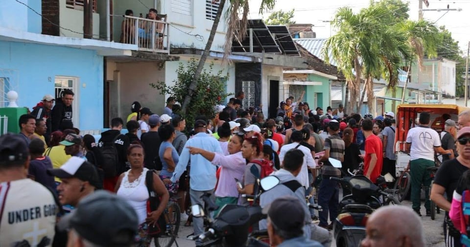 Avalancha de compradores por aceite a precio oficial en Las Tunas