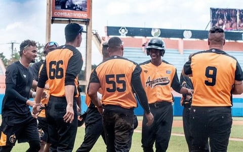 ¡Villa Clara le dio un tumbón a Las Tunas y ahora los campeones tiemblan!