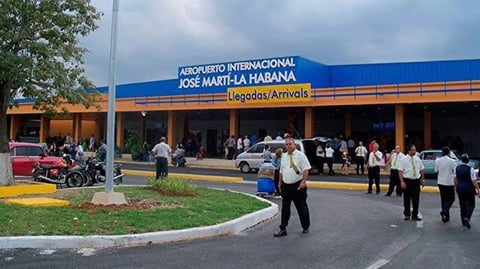 Joven Hallado Muerto Cerca del Aeropuerto de La Habana en Presunto Asalto para Robar Moto Eléctrica