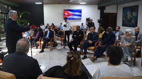 ¿Y tú supiste lo último? El Presi de Cuba quiere que los curas digan que el embargo es el culpable de todo