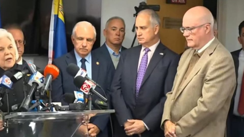 Congresistas de Miami Piden a Trump Suspender Vuelos y Remesas a Cuba