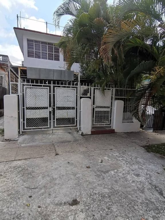 🚢 EL ARCA DE NOÉ DEL VEDADO: CASA INDEPENDIENTE DE 2 PLANTAS "CON TODO ADENTRO" 🔑