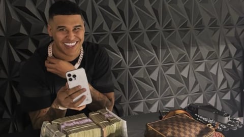 ¿¡Una cadena de puro brillo que le tumbó la mandíbula a la farándula!?