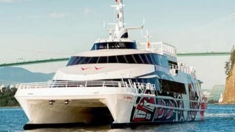 ¿Y el barco qué? Catamarán se queda sin gasolina y deja a pasajeros varados 12 horas