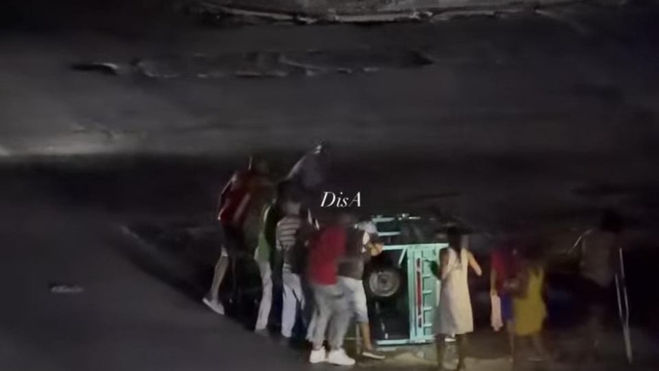 ¿Qué pasó en Infanta y Manglar? Un bache, un triciclo y un apagón con susto