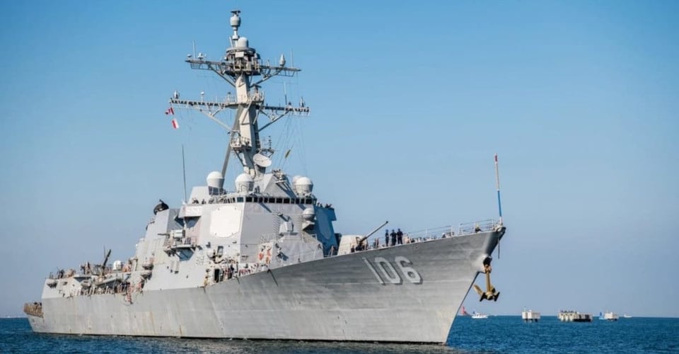 ¡Ay, candela! La Marina Gringa se parquea en Haití... ¿y mira de reojo pa' Cuba?