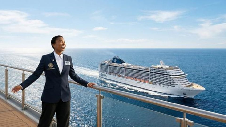 ¿Te imaginas de jangueo por el mundo en un crucero? ¡Hay curro para los muchachos!