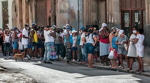Cubanos Muestran Alta Desconfianza en las Reformas Económicas del Régimen
