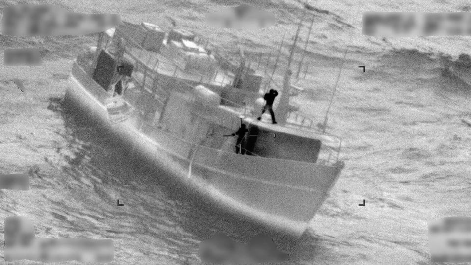 ¿Ocho Vidas al Borde del Abismo? ¡Rescate Milagroso Cerca de Haití!