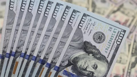 El dólar marca otro récord en Cuba; el euro se acerca a los 900 pesos