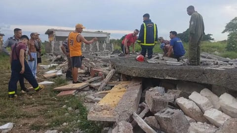 Rescatan a dos hombres tras derrumbe de nave en Colón, Matanzas
