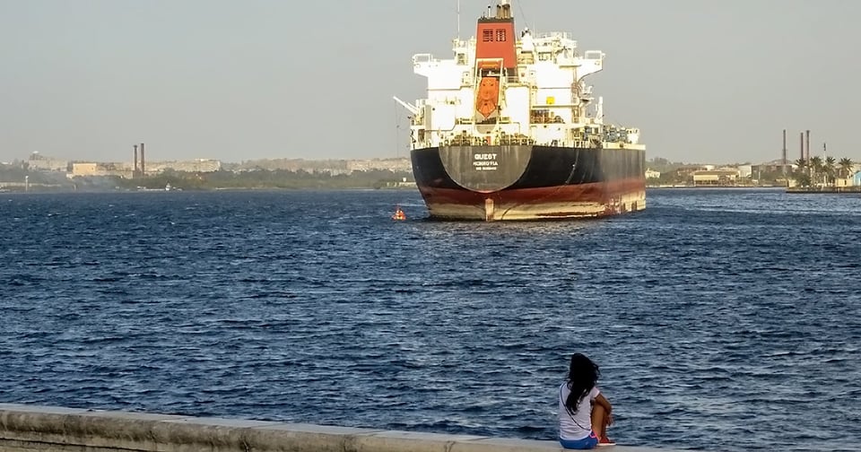 Cuba Revende Petróleo Venezolano en Medio de Apagones