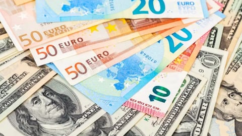 El dólar y el euro tocan máximos históricos en Cuba mientras el peso se debilita