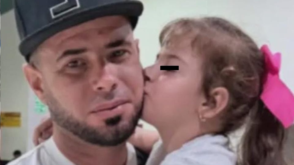 ¿Un papá cubano autodeportado podrá ver a su hija operarse en EEUU?