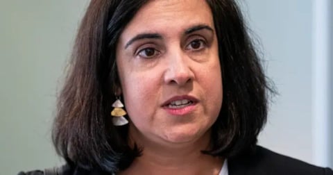 ¡Atención, México! Congresista amenaza con tumbar contratos médicos cubanos por supuesta explotación