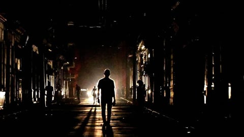 ¿Y tú supiste? ¡Apagones del demonio tienen a Cuba sin luz casi 2000 MW!