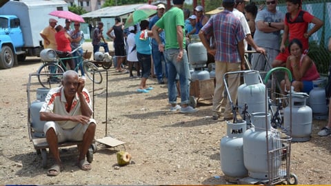 El gas licuado se vuelve un lujo en Cuba: precios récord en el mercado informal