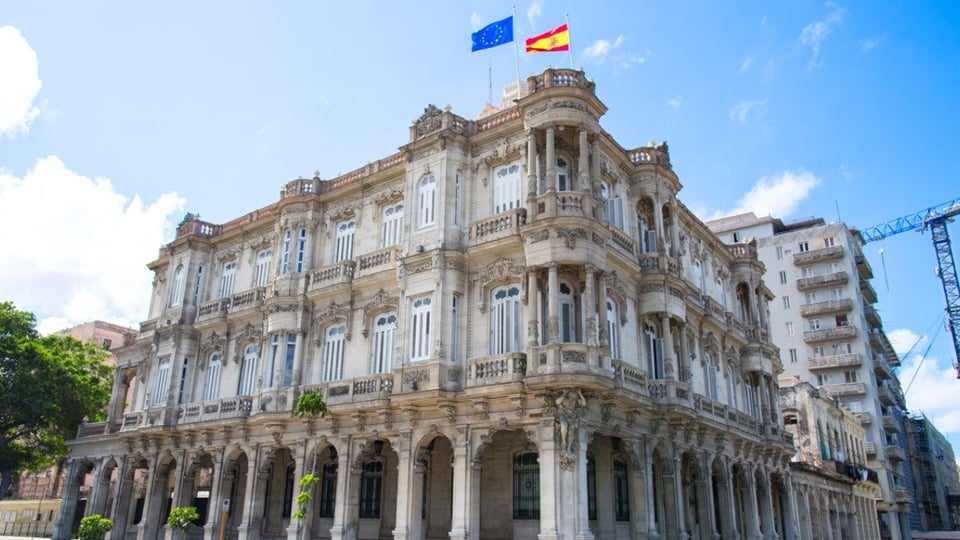 ¡Qué Bochorno! España se come un lío: Cuba le pone un intermediario a su gente en La Habana