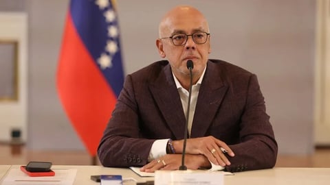 ¡Zafarrancho en el Gobierno! A Jorge Rodríguez le quitan el candado gringo