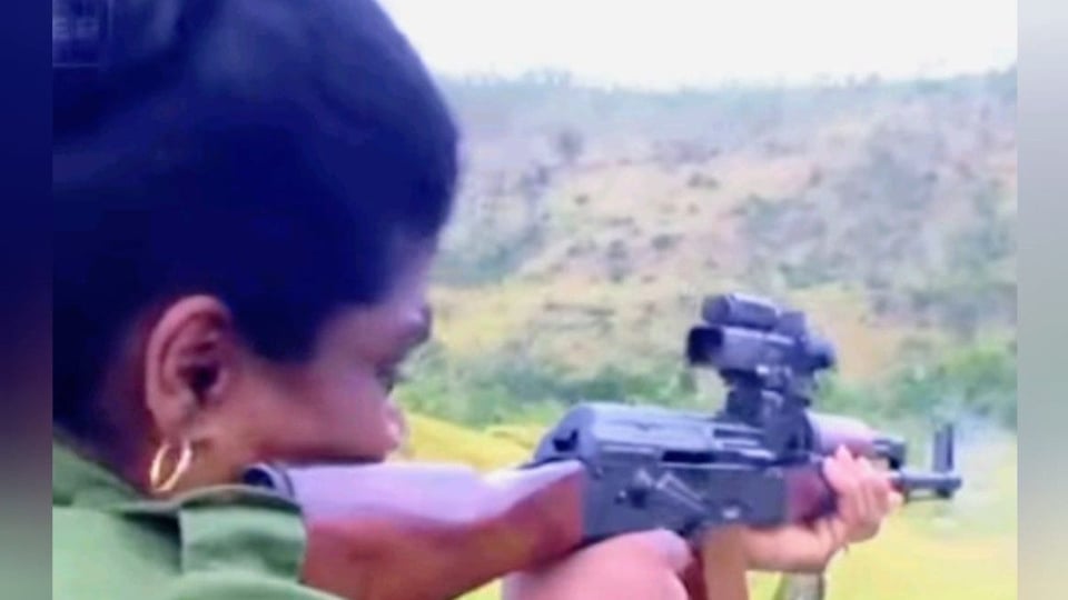 Líderes Cubanos Muestran Preparación Militar en Santiago