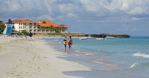 Varadero Brilla en TripAdvisor Pese a la Crisis Turística Cubana