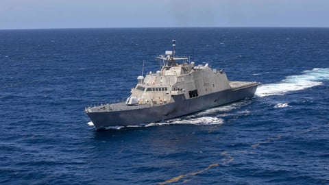 El USS Billings de EE.UU. mantiene una presencia notable cerca de Cuba en medio de tensiones crecientes