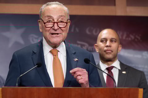 Muerte en Minneapolis Pone a Prueba el Presupuesto de Inmigración en el Congreso