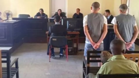 ¿Te robaron los tornillos del futuro? ¡9 años pa'lante por sabotear la luz!