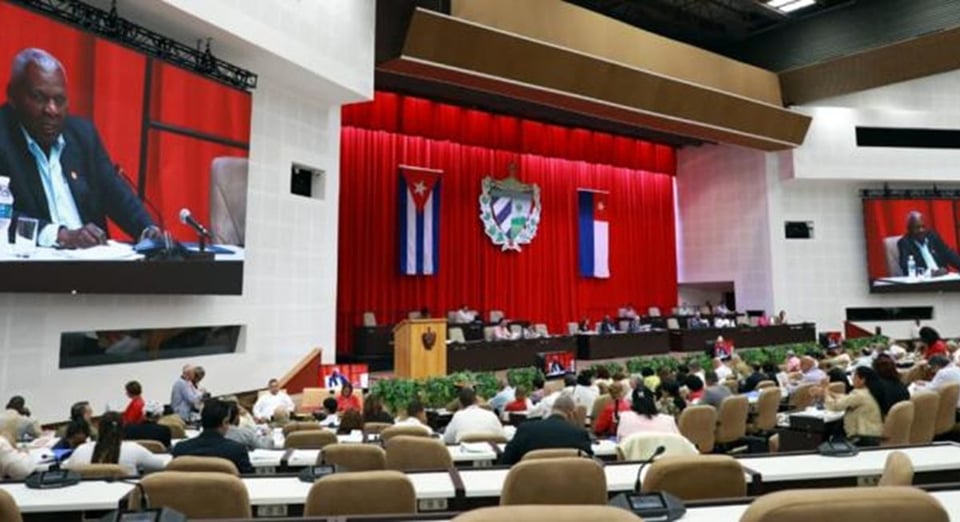 ¡Cuba le pone 'play' a las casas y al 'yo soy quién! Nuevas leyes para el cubano de a pie