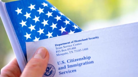 Inmigrantes bajo Parole Humanitario Enfrentan Deportación por Incumplir Plazos Judiciales