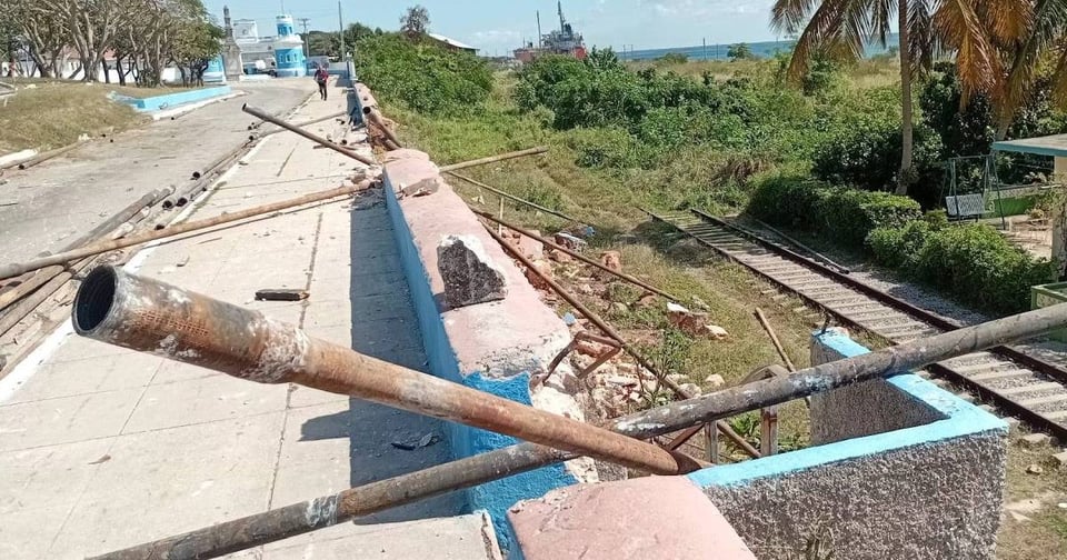 ¡Ay, Matanzas! Se le viró la carga al camión en la Vía Blanca
