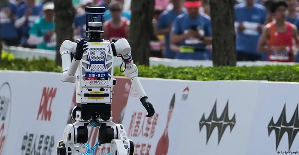 ¿Robots Corriendo Más Que Nosotros? ¡Pekín Dice Que Sí!