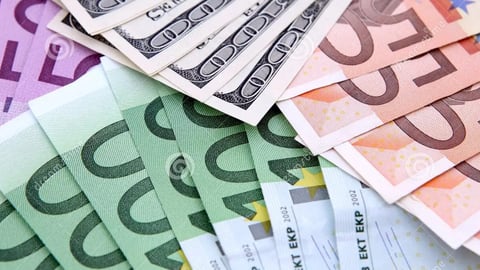 El Dólar Se Mantiene Firme Mientras el Euro y el MLC Suben en el Mercado Informal Cubano
