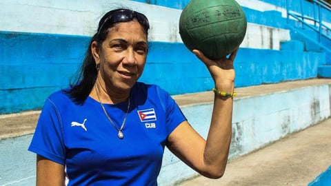 Llamado de Auxilio por Exestrella del Voleibol Cubano Josefina O’Farril