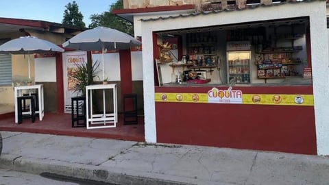 Multan con 70.000 pesos a cafetería familiar en Cuba por precios y pagos QR